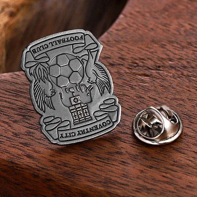 Custom Black Metal Enamel Pins with Backing And Packages for Clothing